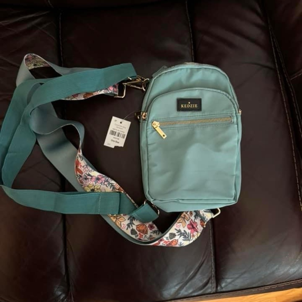 Sling bag w/Card holder